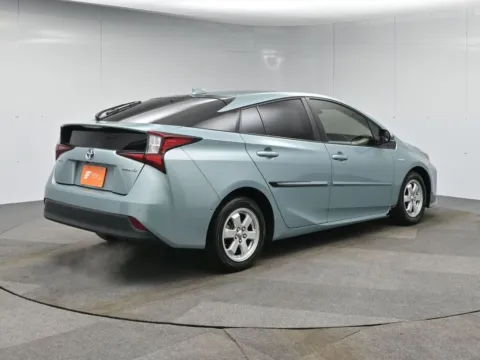 More photos of 2020 Toyota Prius LE at AutoNova46, NJ