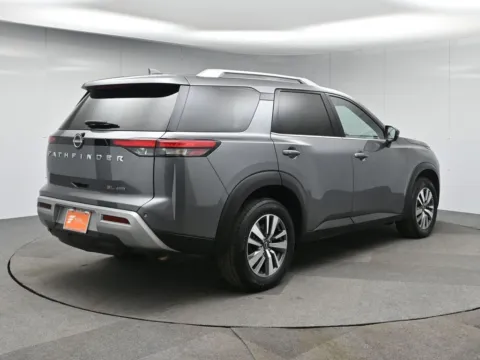 More photos of 2022 Nissan Pathfinder SL at AutoNova46, NJ