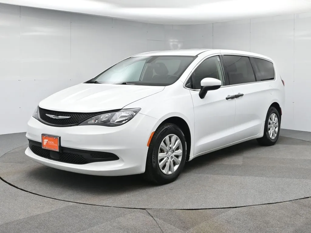 White 2021 Chrysler Voyager L for sale in Fort Lee, NJ