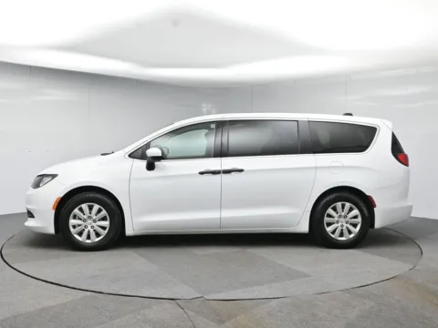 Photos of 2021 Chrysler Voyager L for sale in Fort Lee, NJ at AutoNova46