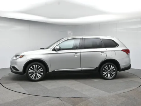 Photos of 2020 Mitsubishi Outlander SEL for sale in Fort Lee, NJ at AutoNova46