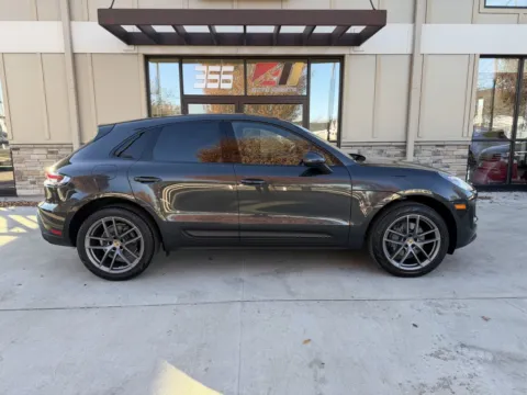 Photos of 2022 PORSCHE MACAN for sale in Powell, OH at Auto Assets