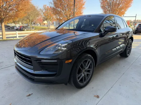More photos of 2022 PORSCHE MACAN at Auto Assets, OH