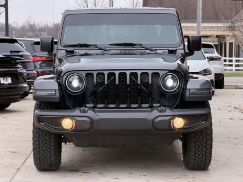 More photos of 2021 JEEP GLADIATOR SPORT at Auto Assets, OH