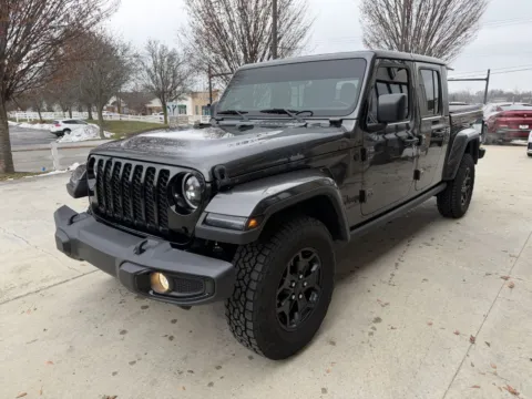 More photos of 2021 JEEP GLADIATOR SPORT at Auto Assets, OH