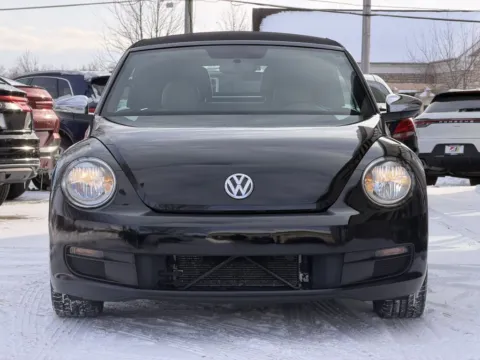 More photos of 2013 VOLKSWAGEN BEETLE 50S at Auto Assets, OH