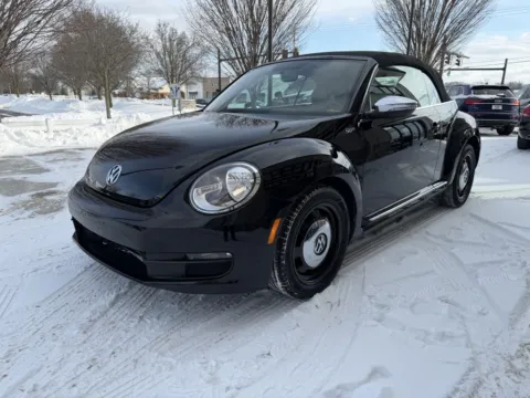 More photos of 2013 VOLKSWAGEN BEETLE 50S at Auto Assets, OH
