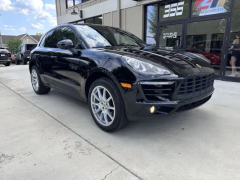 Another view of 2017 PORSCHE MACAN for sale in Powell, OH at Auto Assets