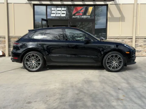 Photos of 2020 PORSCHE MACAN for sale in Powell, OH at Auto Assets