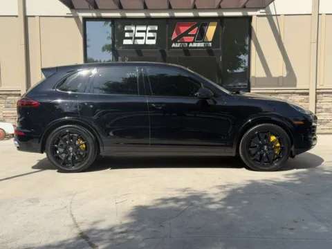 Photos of 2018 PORSCHE CAYENNE TURBO S for sale in Powell, OH at Auto Assets
