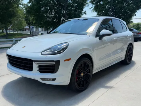 More photos of 2016 PORSCHE CAYENNE GTS at Auto Assets, OH