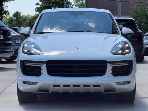 More photos of 2016 PORSCHE CAYENNE GTS at Auto Assets, OH