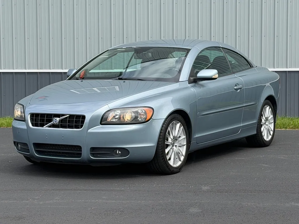 Blue 2007 VOLVO C70 T5 for sale in Powell, OH