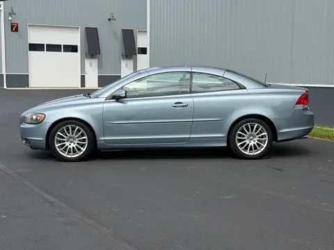 Another view of 2007 VOLVO C70 T5 for sale in Powell, OH at Auto Assets