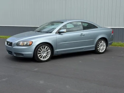 Photos of 2007 VOLVO C70 T5 for sale in Powell, OH at Auto Assets