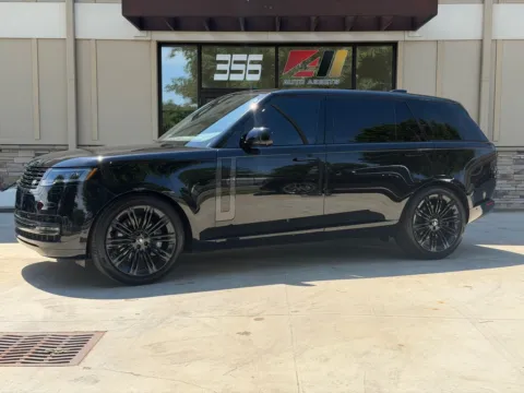 Black 2025 LAND ROVER RANGE ROVER SE for sale in Powell, OH
