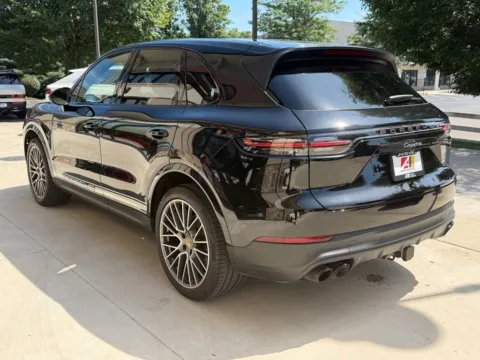 More photos of 2023 PORSCHE CAYENNE PLATINUM EDITION at Auto Assets, OH