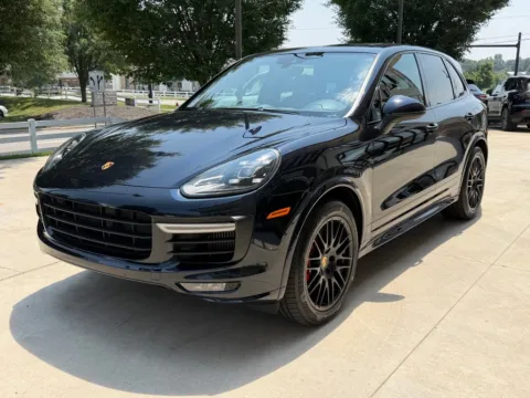 More photos of 2016 PORSCHE CAYENNE GTS at Auto Assets, OH