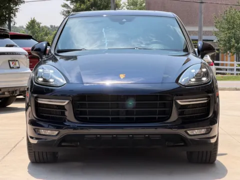 More photos of 2016 PORSCHE CAYENNE GTS at Auto Assets, OH