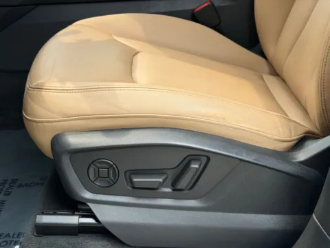 More photos of 2021 AUDI Q7 PREMIUM at Auto Assets, OH