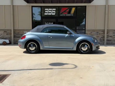 Photos of 2016 VOLKSWAGEN BEETLE S/SE Denim Edition for sale in Powell, OH at Auto Assets