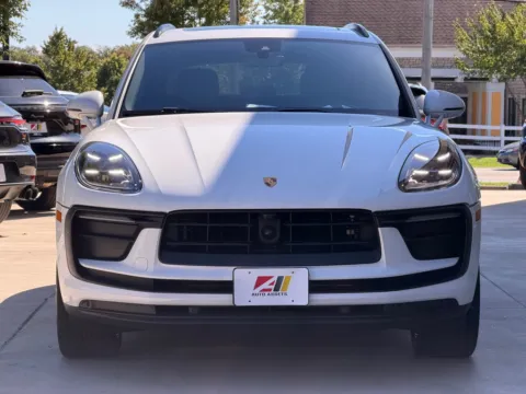 More photos of 2023 PORSCHE MACAN BASE at Auto Assets, OH