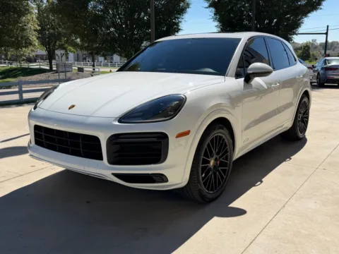 More photos of 2023 PORSCHE CAYENNE GTS at Auto Assets, OH
