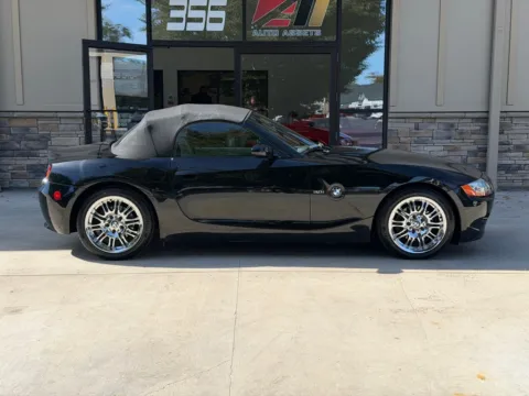 Photos of 2004 BMW Z4 3.0 for sale in Powell, OH at Auto Assets