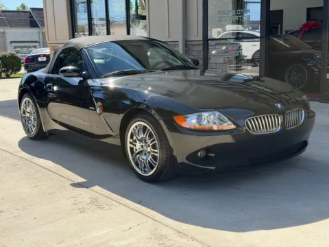 Another view of 2004 BMW Z4 3.0 for sale in Powell, OH at Auto Assets