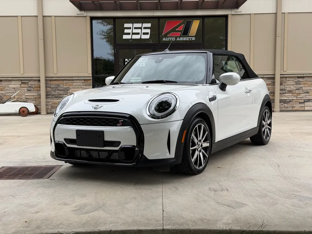 White 2024 MINI COOPER S for sale in Powell, OH