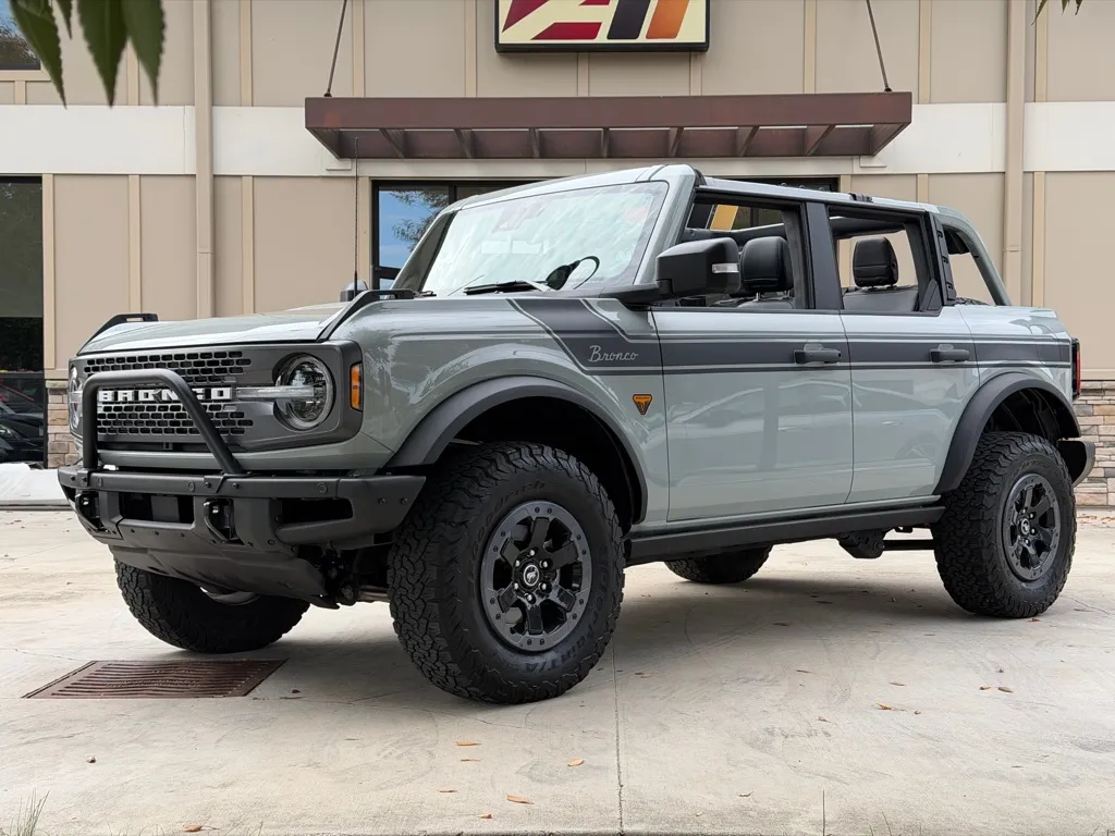 Gray 2023 FORD BRONCO BASE for sale in Powell, OH