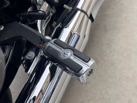 More photos of 2009 HARLEY-DAVIDSON DYNA FAT BOB FXDF at Auto Assets, OH