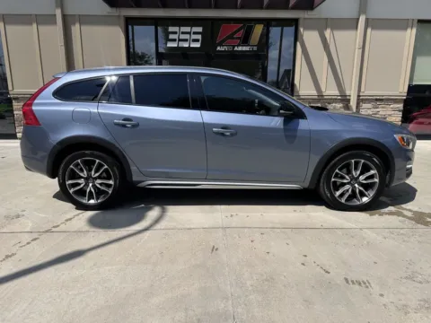 Photos of 2018 VOLVO V60 CROSS COUNT PREMIER for sale in Powell, OH at Auto Assets