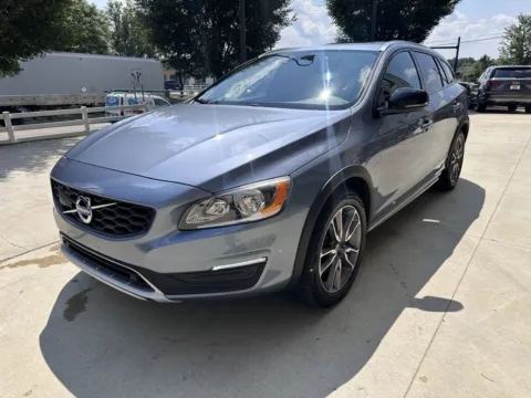 More photos of 2018 VOLVO V60 CROSS COUNT PREMIER at Auto Assets, OH