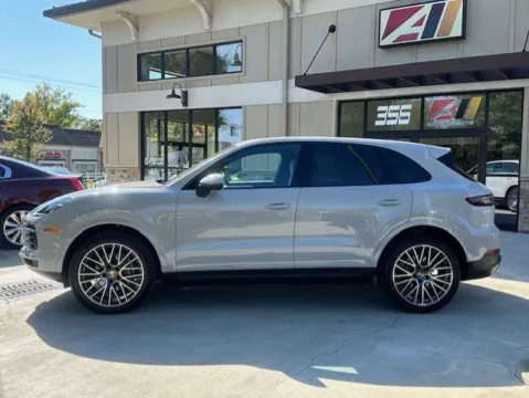 Photos of 2020 PORSCHE CAYENNE BASE for sale in Powell, OH at Auto Assets
