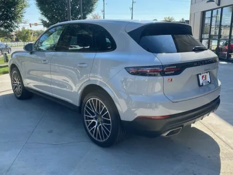 Another view of 2020 PORSCHE CAYENNE BASE for sale in Powell, OH at Auto Assets