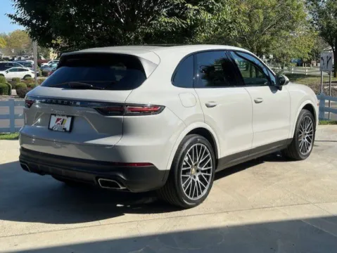 More photos of 2020 PORSCHE CAYENNE BASE at Auto Assets, OH