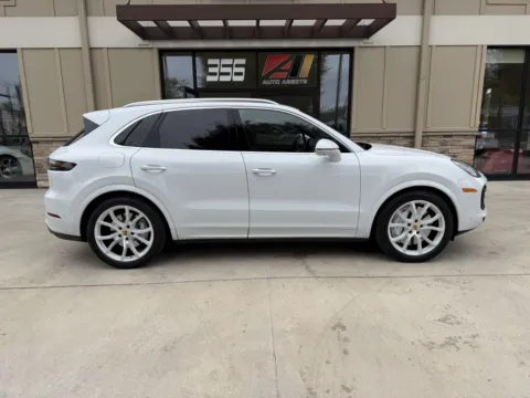 Photos of 2022 PORSCHE CAYENNE TURBO for sale in Powell, OH at Auto Assets