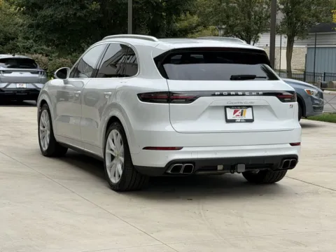More photos of 2022 PORSCHE CAYENNE  TURBO at Auto Assets, OH