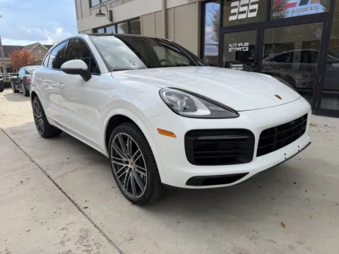 Another view of 2022 PORSCHE CAYENNE COUPE for sale in Powell, OH at Auto Assets