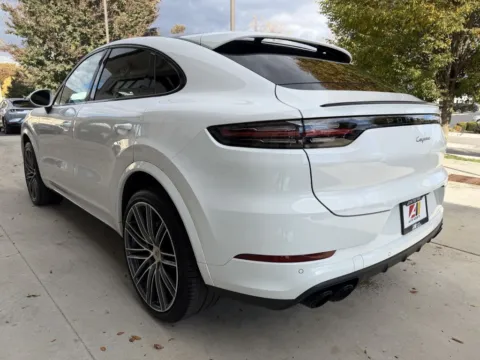 More photos of 2022 PORSCHE CAYENNE COUPE at Auto Assets, OH