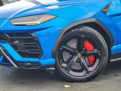 Another view of 2019 Lamborghini Urus for sale in Naperville, IL at Maserati Alfa Romeo of Naperville