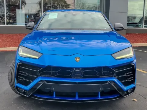 More photos of 2019 Lamborghini Urus at Maserati Alfa Romeo of Naperville, IL