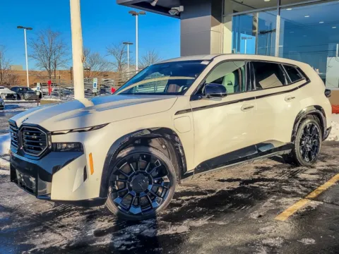White 2023 BMW XM for sale in Naperville, IL