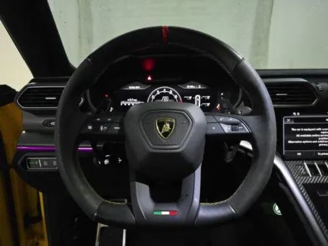 More photos of 2023 Lamborghini Urus Performante at Maserati Alfa Romeo of Naperville, IL