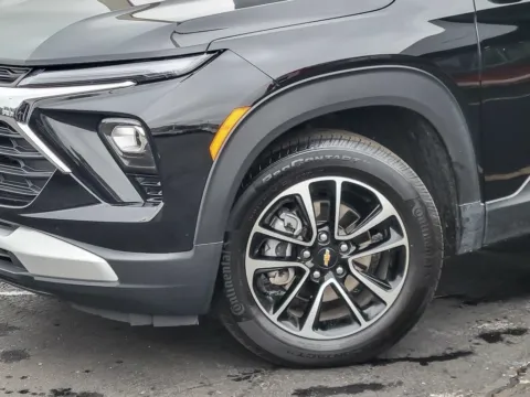 Another view of 2025 Chevrolet TrailBlazer LT for sale in Naperville, IL at Maserati Alfa Romeo of Naperville