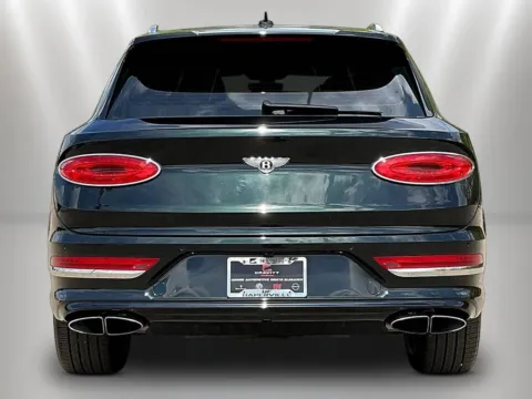 More photos of 2021 Bentley Bentayga V8 at Maserati Alfa Romeo of Naperville, IL