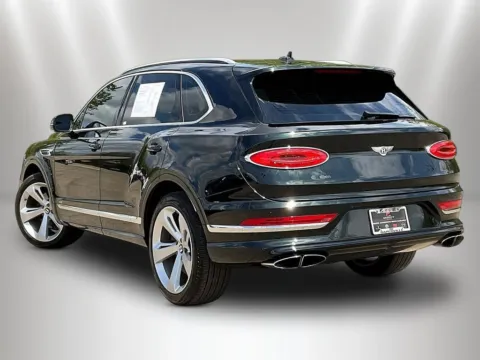 More photos of 2021 Bentley Bentayga V8 at Maserati Alfa Romeo of Naperville, IL
