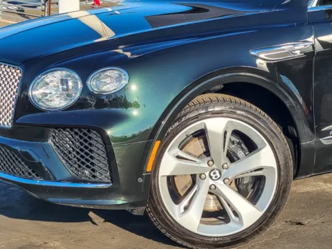 Another view of 2021 Bentley Bentayga V8 for sale in Naperville, IL at Maserati Alfa Romeo of Naperville