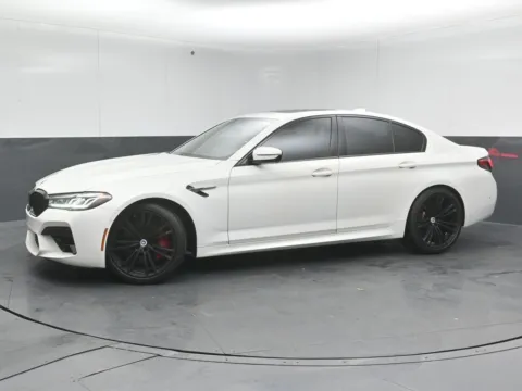 More photos of 2022 BMW M5 at Maserati Alfa Romeo of Naperville, IL
